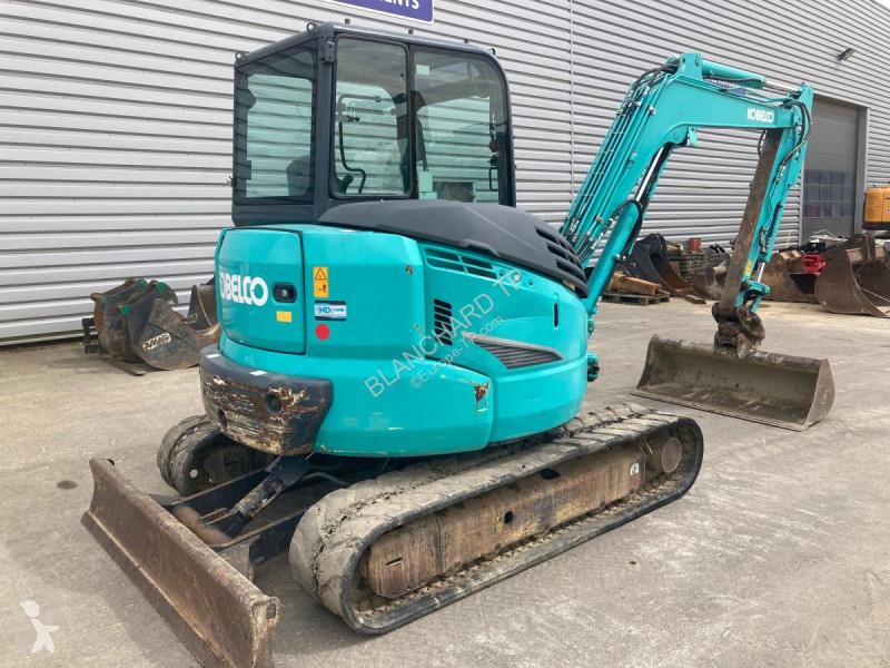Escavadora Kobelco SK55SRX-6