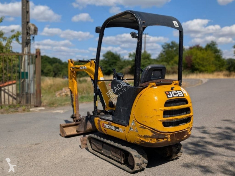 Lopatový nakládač JCB