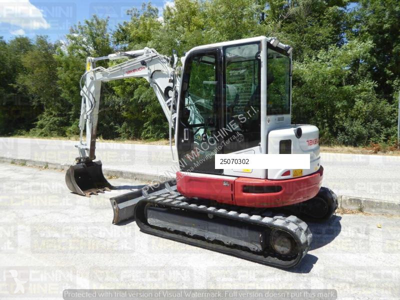Escavatore Takeuchi TB257FR