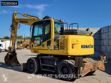 Excavator pe roti Komatsu