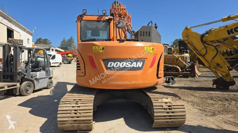 جرافة Doosan 5