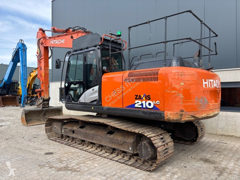 Escavadora Hitachi LC-6