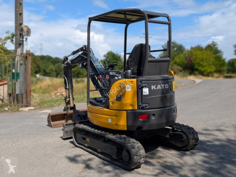 Escavadora Kato 27 V5
