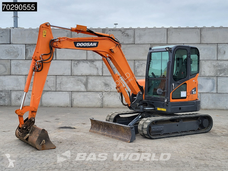 Escavadora Doosan DX63-3 3 BUCKETS - A/C