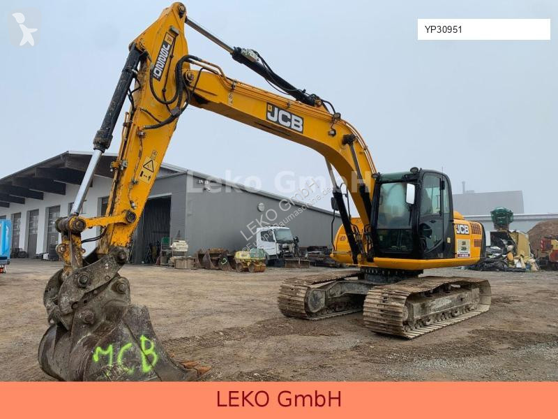 Escavatore JCB