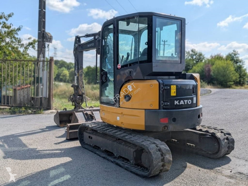 Escavadora Kato HD50V5