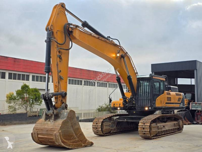 Escavadora Hyundai HX 520 L
