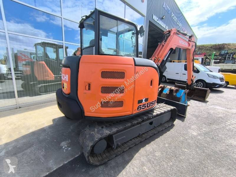 Escavadora Hitachi ZX 65USB-5A