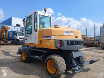 Pelle sur pneus Liebherr