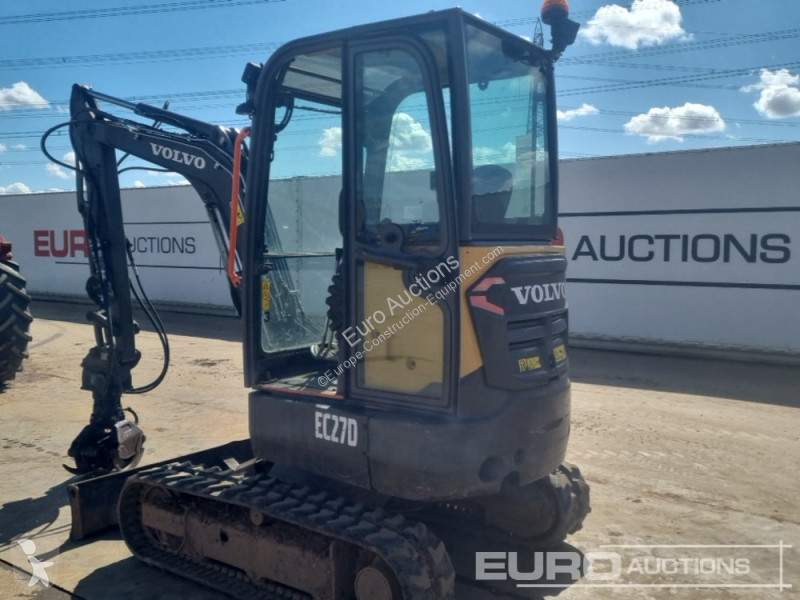 جرافة Volvo EC27D