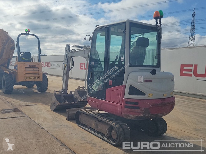 Escavadora Takeuchi 0
