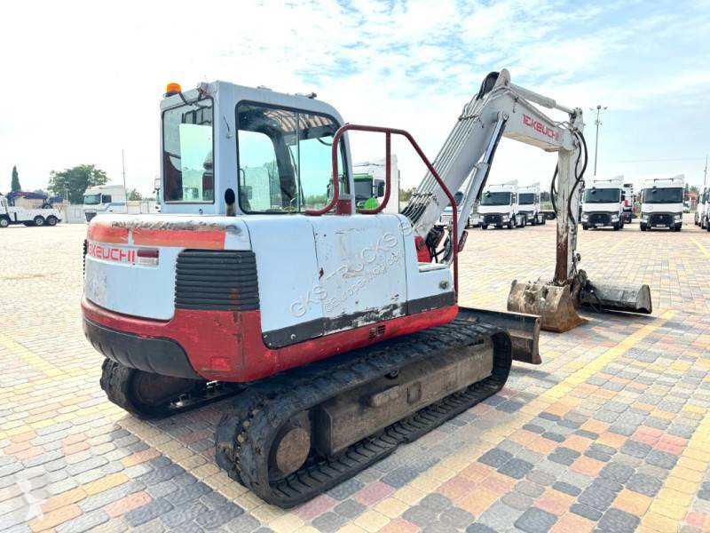 Escavadora Takeuchi