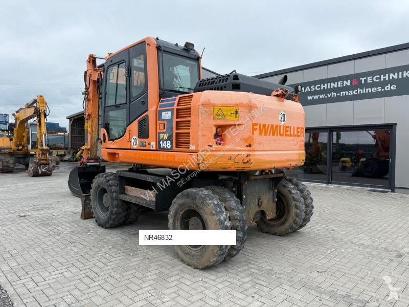 Excavator Komatsu PW148