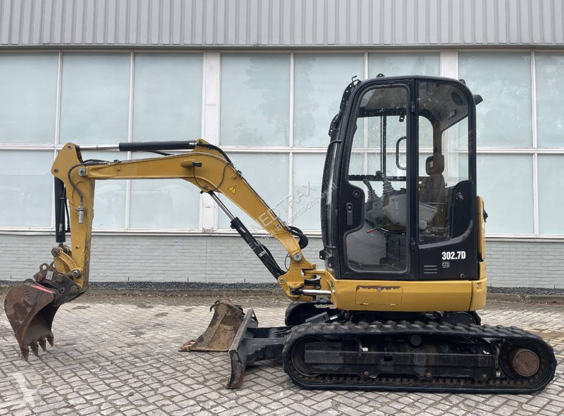 Escavatore Caterpillar 3027 CR  2020  CE