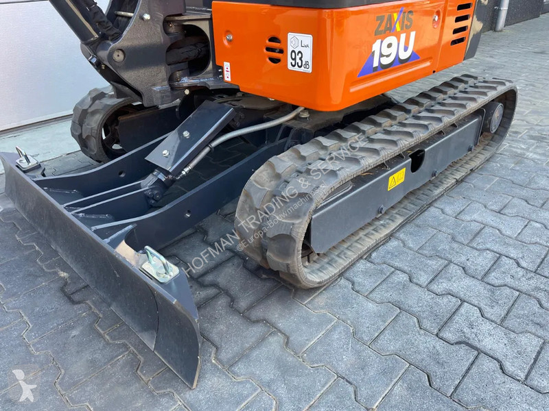 Escavadora Hitachi ZX19-6