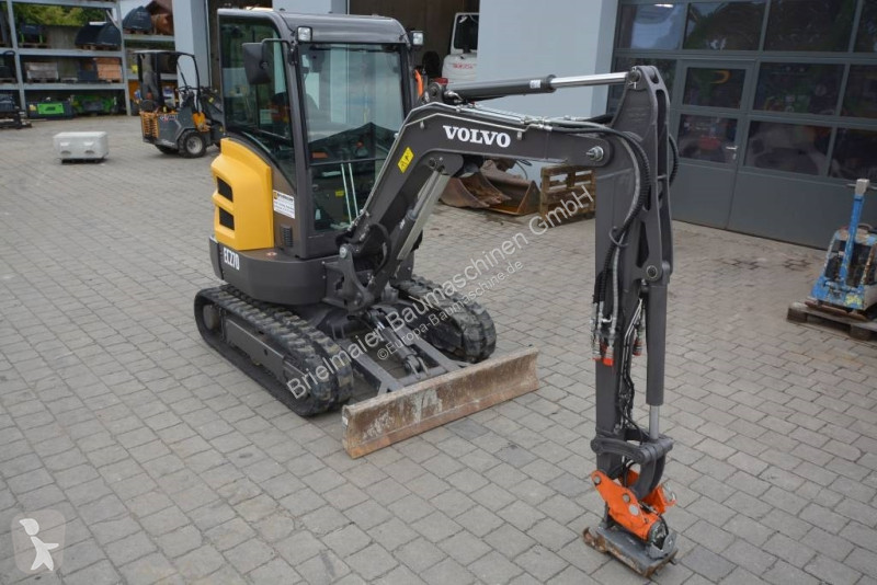 Escavadora Volvo EC 27 D