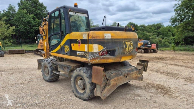 Excavator JCB