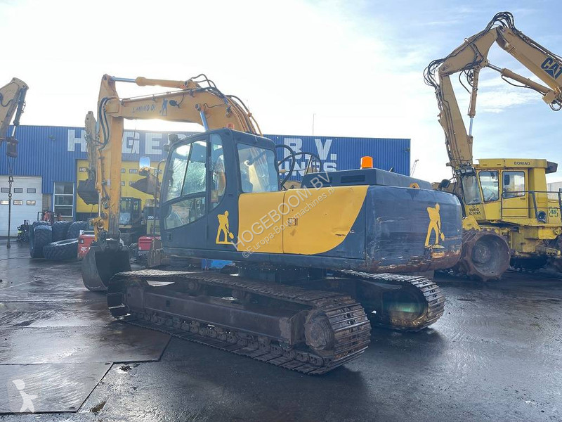 Excavator JCB