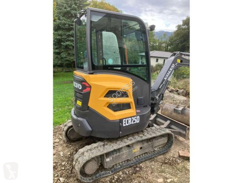 Lopatový nakládač Volvo ECR25D