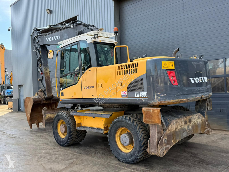 Excavadora Volvo
