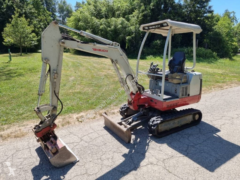 Escavatore Takeuchi