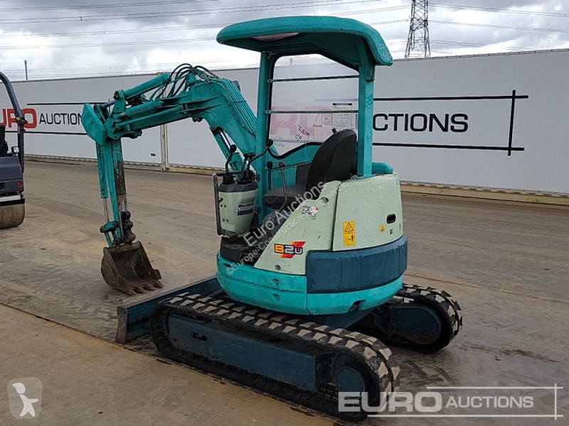 جرافة Yanmar B2U