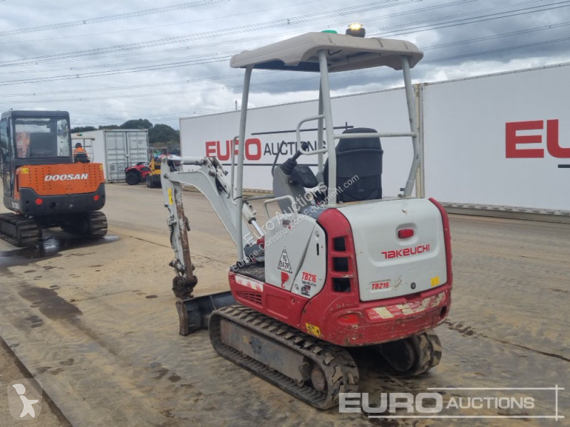 Escavadora Takeuchi TB216