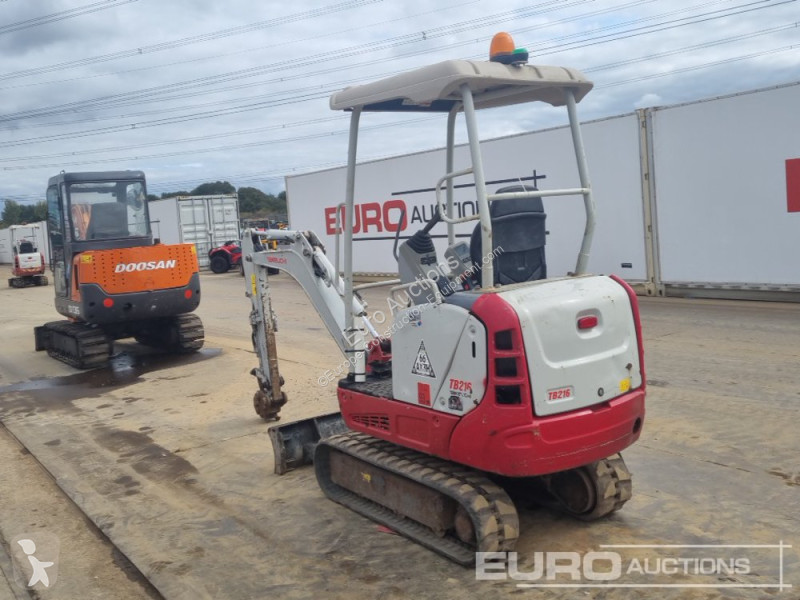 Escavadora Takeuchi TB216