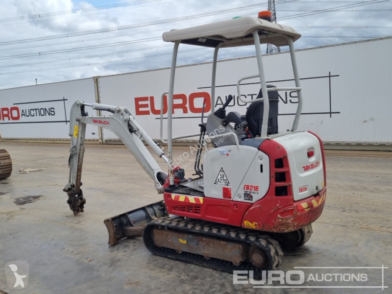 Escavadora Takeuchi TB216