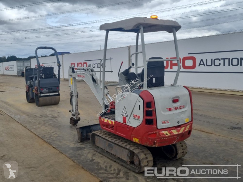 Escavadora Takeuchi TB216