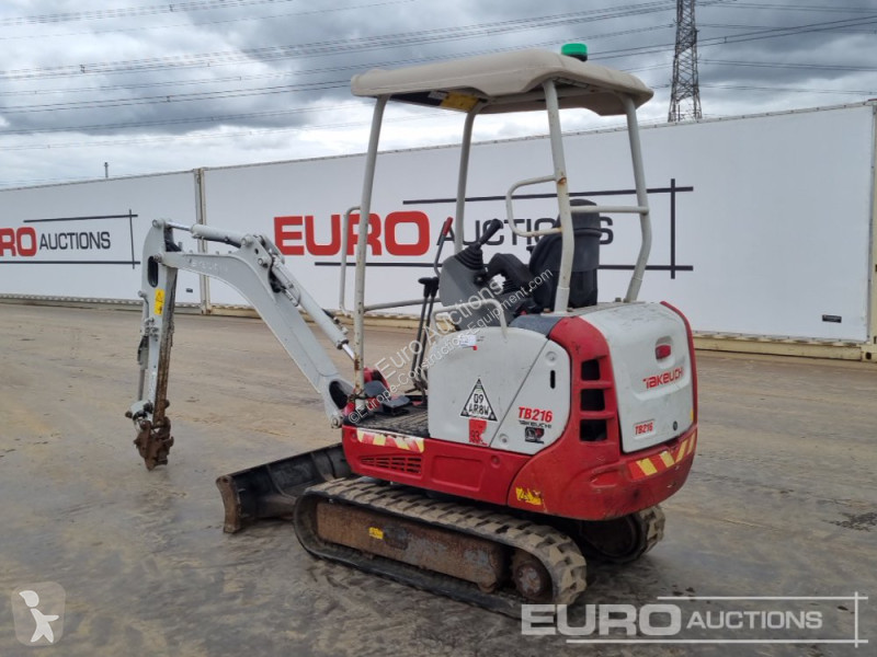 Escavadora Takeuchi TB216