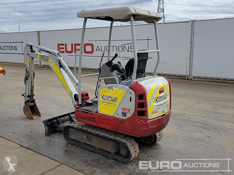 Escavadora Takeuchi TB216