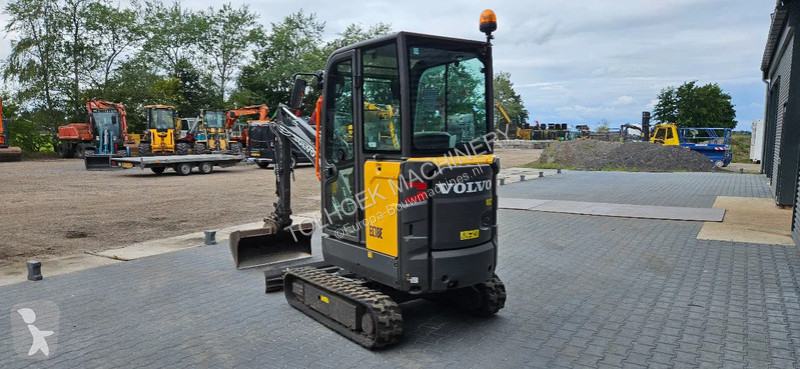 Graafmachine Volvo EC18 ( nieuwstaat)