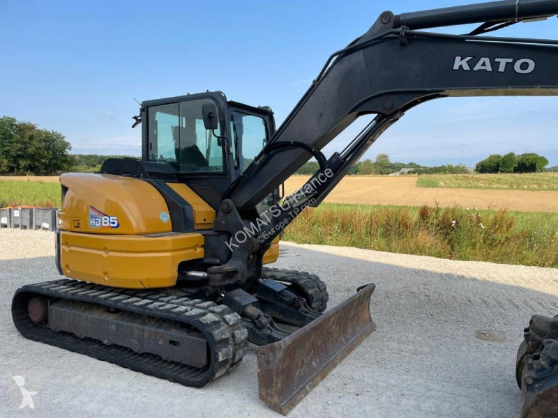 Escavadora Kato IMER HD85V5