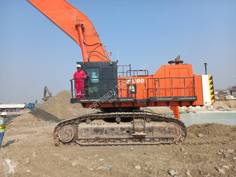Escavadora Hitachi Longreach 28m (Abu Dhabi)