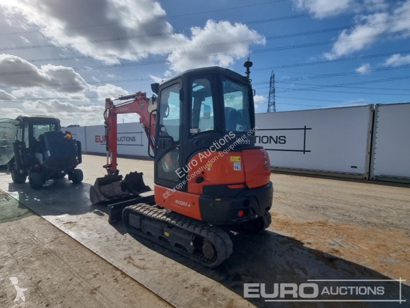 Lopatový nakládač Kubota KX037-4