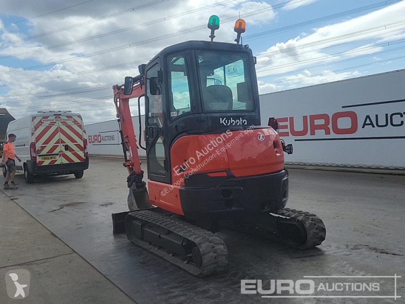 Lopatový nakládač Kubota U36-4