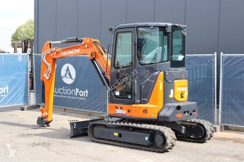 Escavadora Hitachi ZX38U-6 CLR