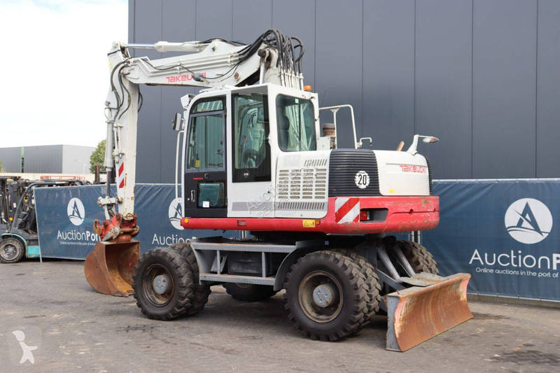 جرافة Takeuchi