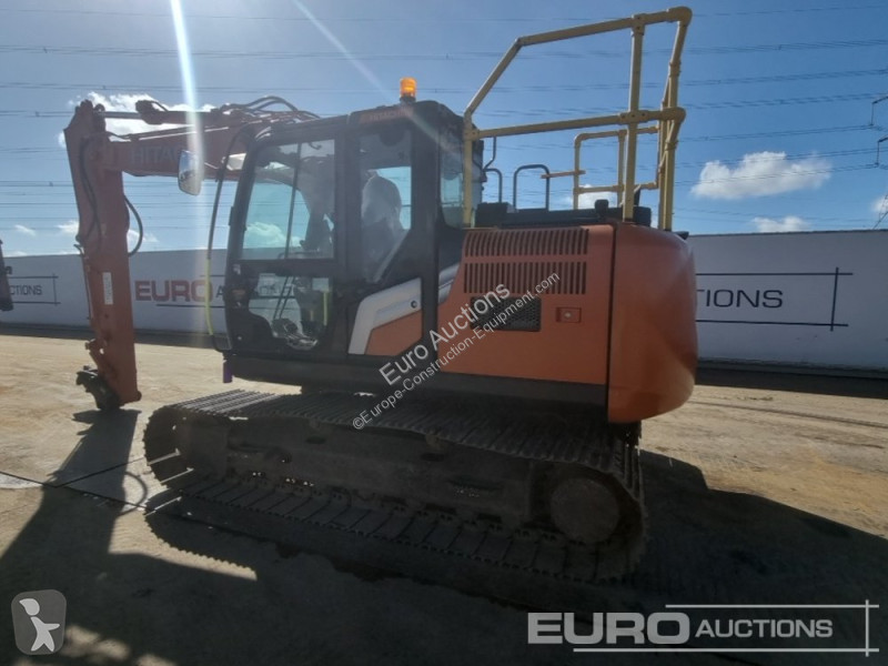 Excavadora Hitachi -7