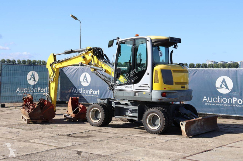 جرافة Neuson EW65