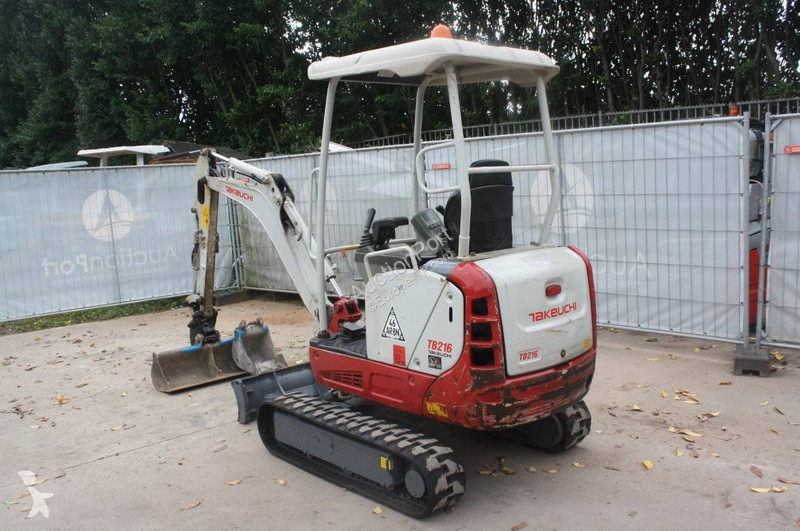 Graafmachine Takeuchi TB216