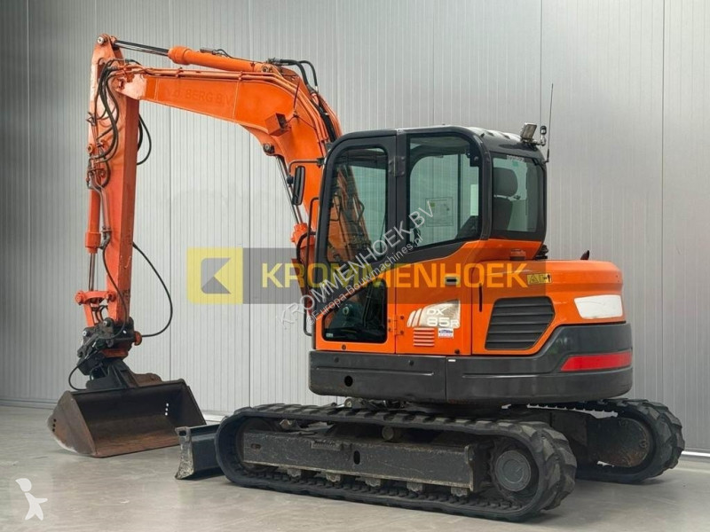 Escavadora Doosan DX 85R-3