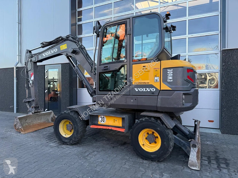 Escavadora Volvo EW60E