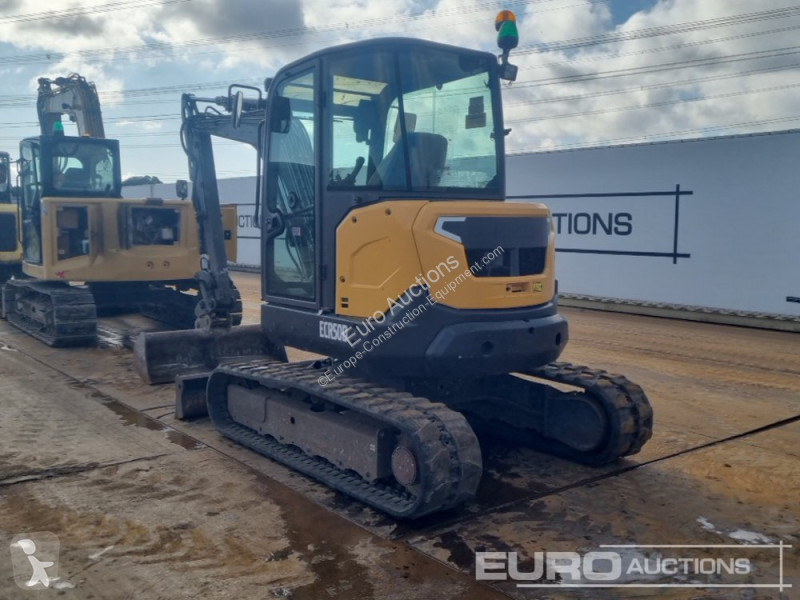 Lopatový nakládač Volvo ECR50D