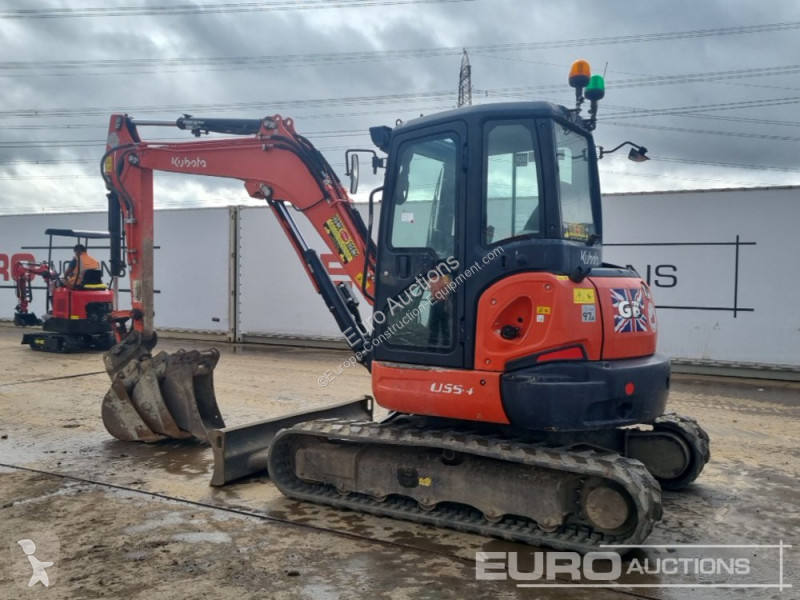 Lopatový nakládač Kubota U55-4