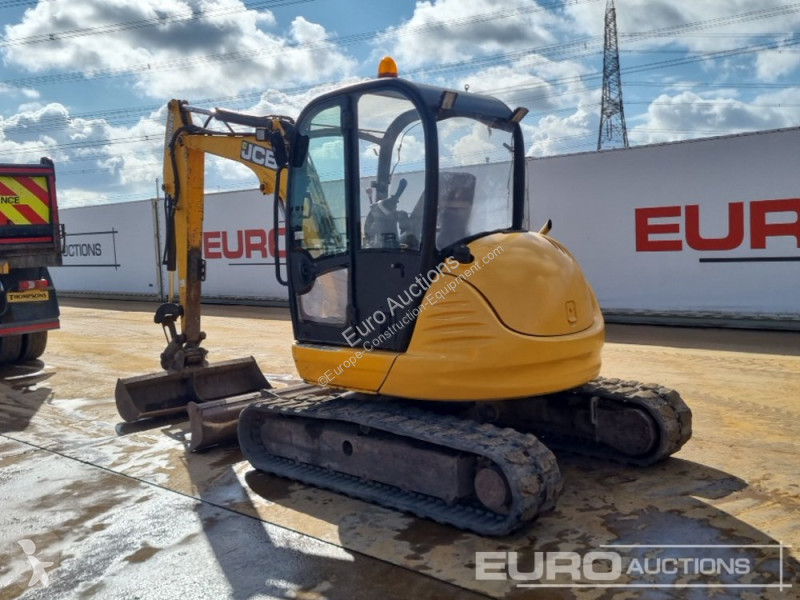 Lopatový nakládač JCB