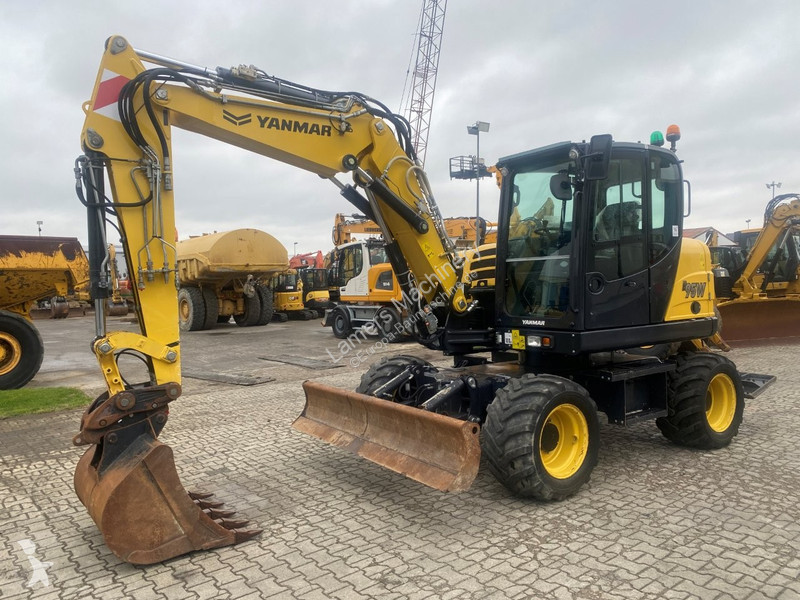 جرافة Yanmar B95w .