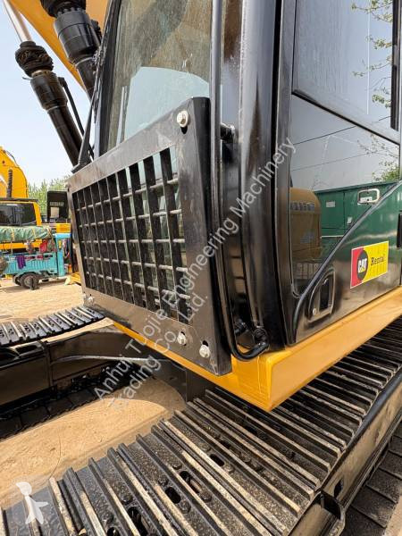 Rýpadlo Caterpillar 320D2L