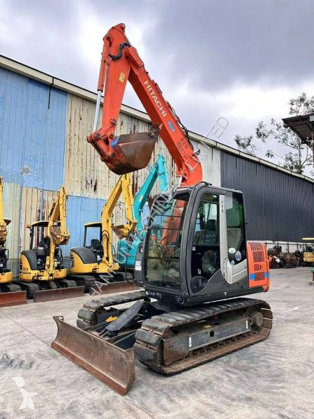 جرافة Hitachi ZX70-3